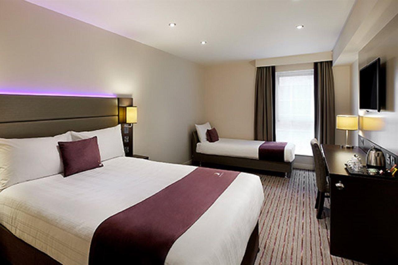 Premier Inn Glasgow Milngavie Exterior photo